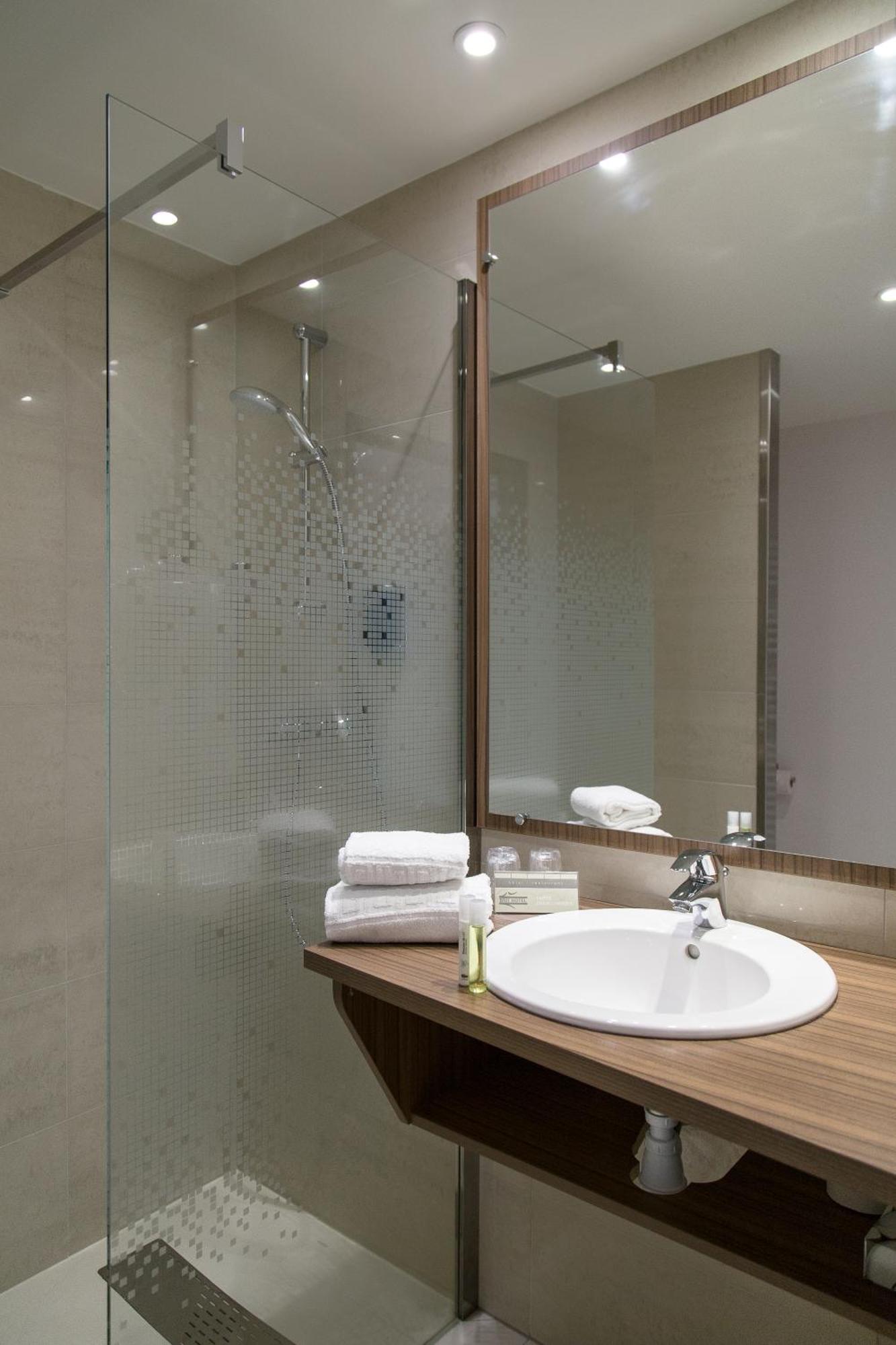 Brit Hotel Toulouse Colomiers - L'Esplanade Buitenkant foto