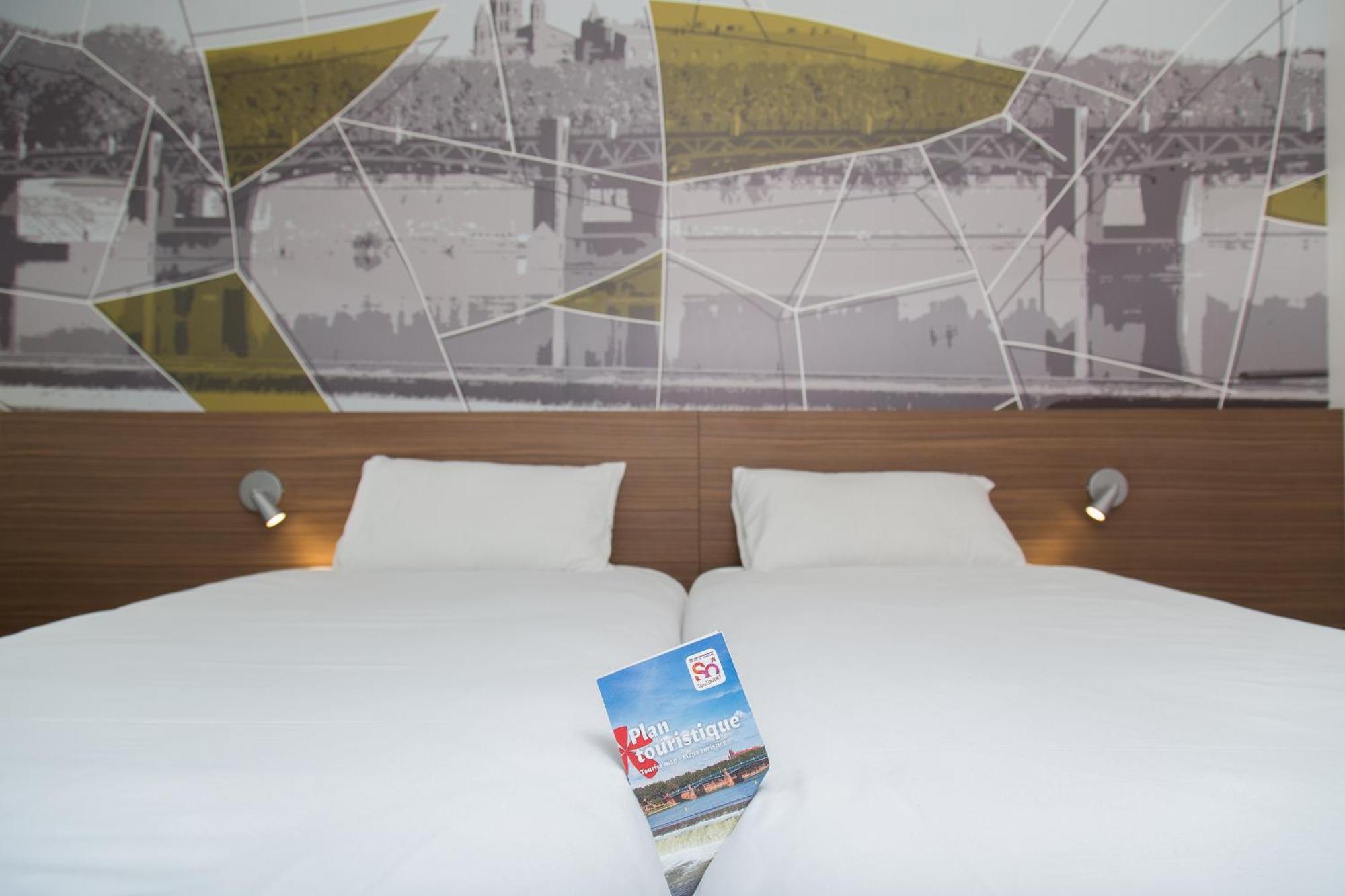 Brit Hotel Toulouse Colomiers - L'Esplanade Buitenkant foto