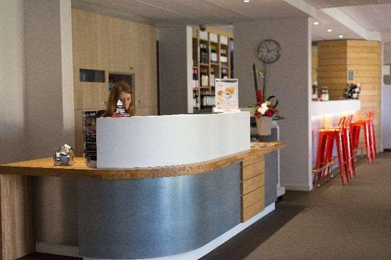 Brit Hotel Toulouse Colomiers - L'Esplanade Interieur foto